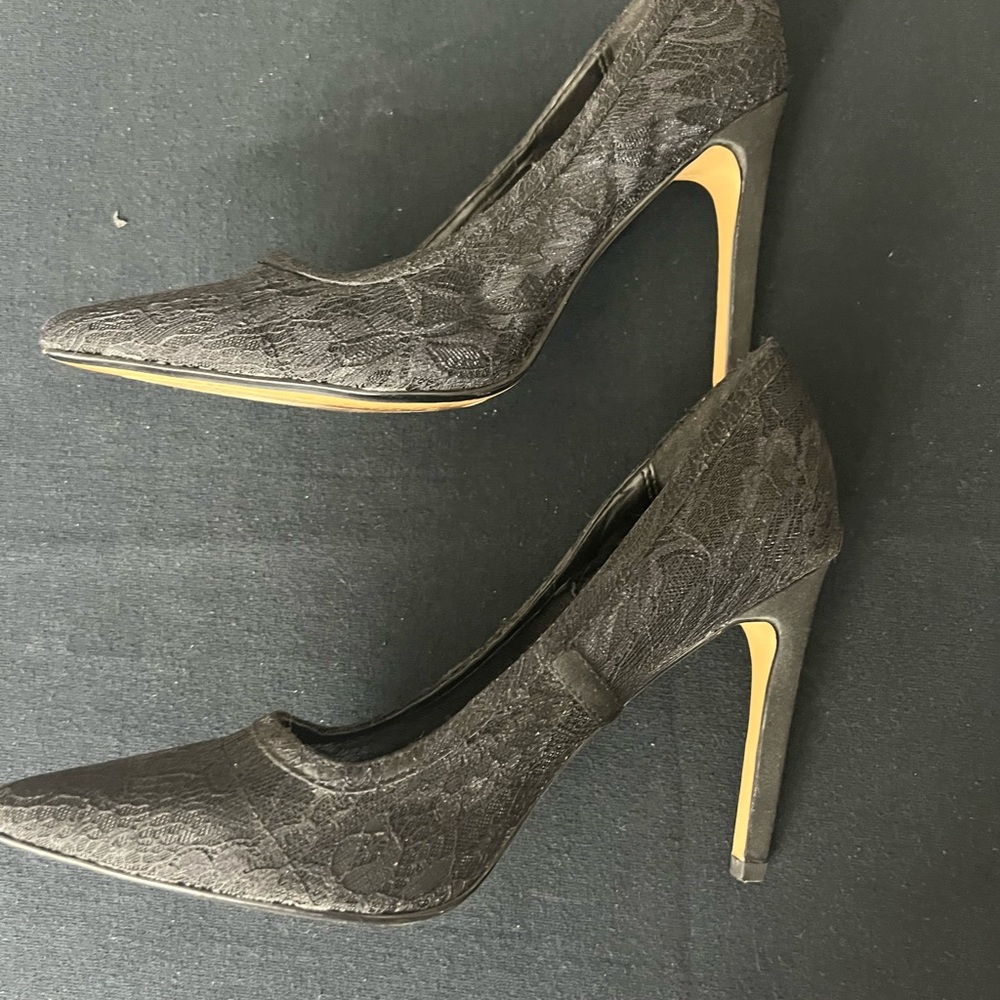 Aldo black lace black heels